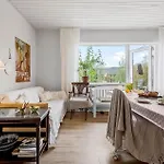 1 Bedroom Cozy In