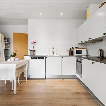 1 Bedroom Cozy In *