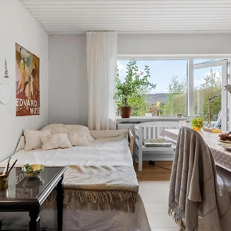 1 Bedroom Cozy In