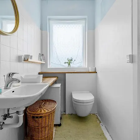 1 Bedroom Cozy In
