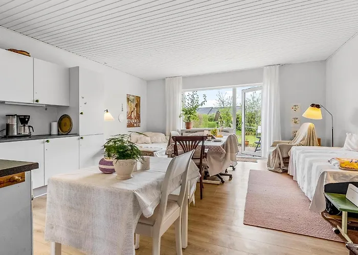 Feriehus 1 Bedroom Cozy In